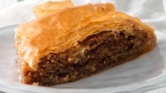 Τραγανή Πίτα με Μπανάνα και Σοκολάτα