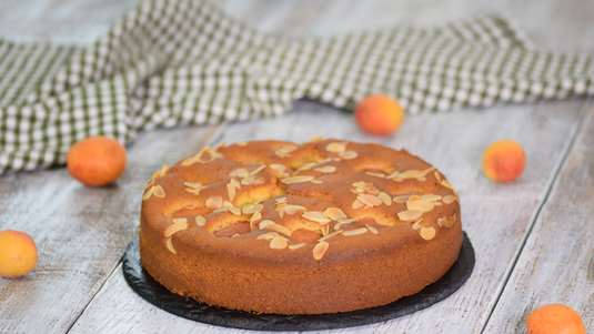 Σιροπιαστό Κέικ Πορτοκάλι με Αμύγδαλα