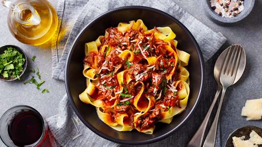 Κατσικάκι με Μακαρόνια