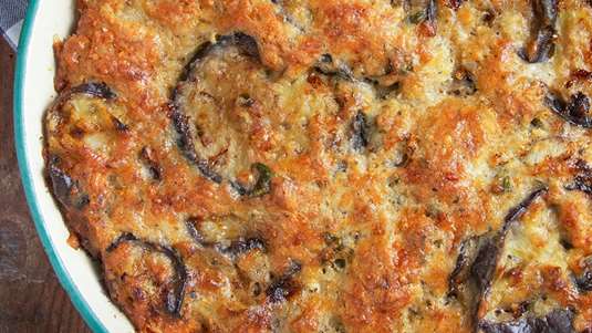 Μελιτζάνες Γκρατέν με Ανθότυρο