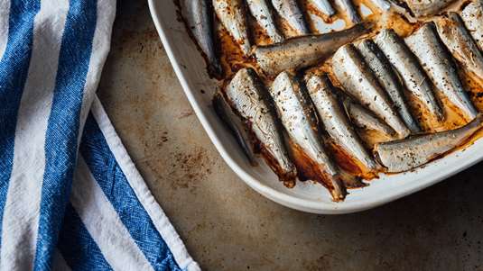 Γαύρος με Πατάτες στο Φούρνο