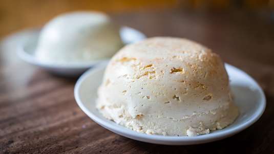 Χαλβάς με Μυζήθρα Ανάλατη