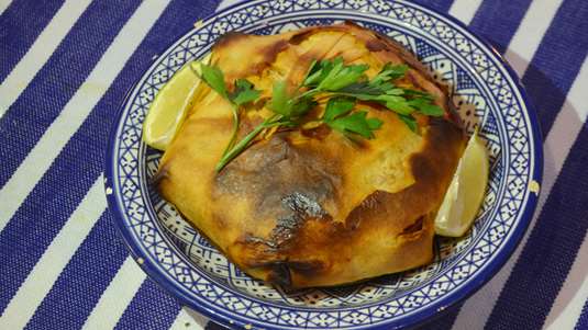 Ταχινόπιτα με Πορτοκάλι και Ξερά Φρούτα