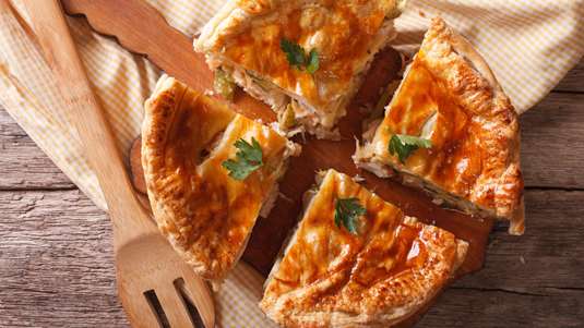 Εύκολη Σκεπαστή Πίτα με Κοτόπουλο