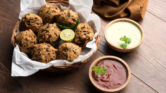 Κουνουπιδοκεφτέδες με Σάλτσα Γιαουρτιού