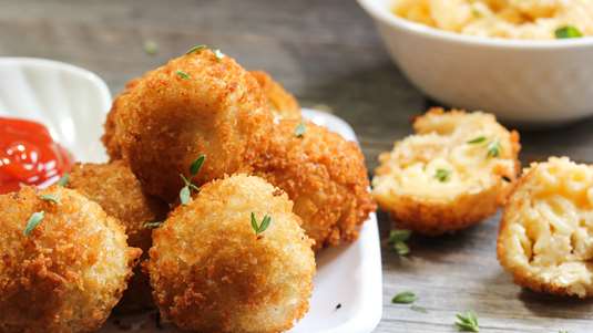 Μπάλες με Τυρί και Ψωμί