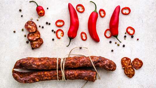 Ρολά Πιπεριάς με Λουκάνικο