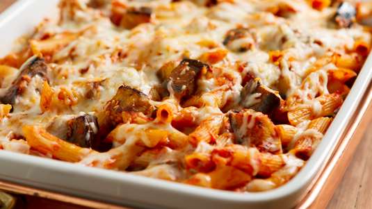 Μακαρονάκι Φούρνου με Μελιτζάνες