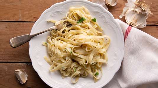 Ταλιατέλες με Μυζήθρα, Φρέσκια Ρίγανη και Μαϊντανό