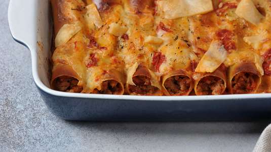 Κανελόνια με Κιμά και Πιπεριές