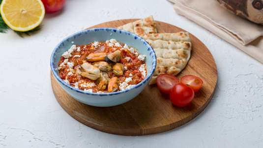 Μύδια Σαγανάκι με Φέτα