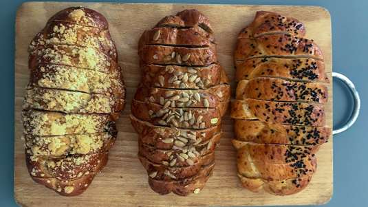 Τσουρεκάκια