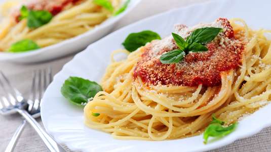 Σπαγγέτι με σάλτσα πιπεριάς Φλωρίνης