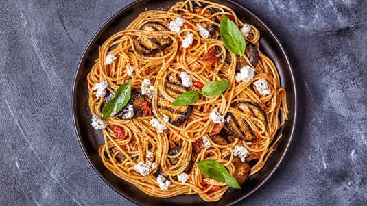 Μακαρονάδα με Φέτα και Ντομάτα