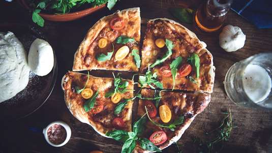 Εύκολη Πίτσα με Φύλλο Σφολιάτας