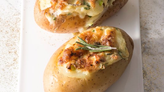 Ψητές Πατάτες με Τυρί και Προσούτο