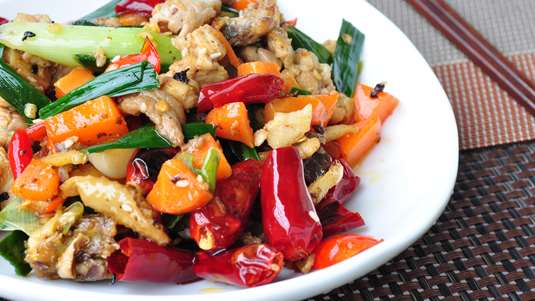 Κοτόπουλο με Πράσα και Πιπεριές