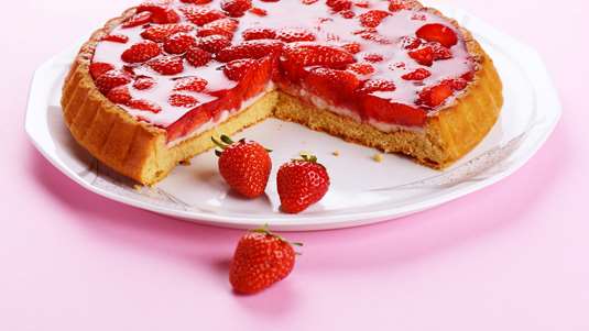 Τάρτα με Μαρμελάδα και Φρέσκιες Φράουλες