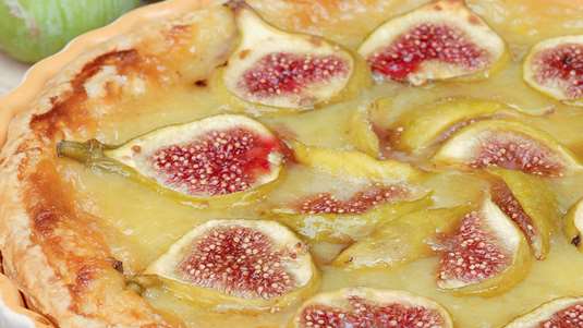 Τάρτα Σφολιάτα με Καραμελωμένα Σύκα