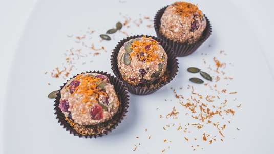 Γλυκά Κεράσµατα Καρότου και Καρύδας