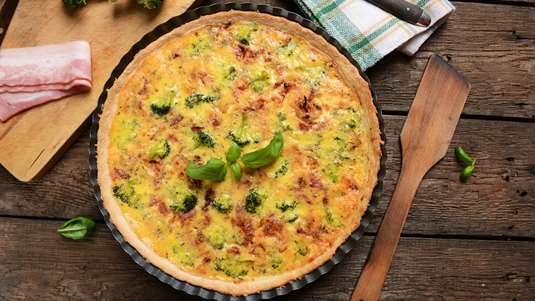 Σκεπαστή Τάρτα με Μπρόκολο, Ρύζι και Τυρί