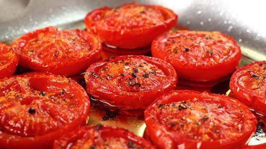 Σκορδάτες Ντομάτες στο Φούρνο