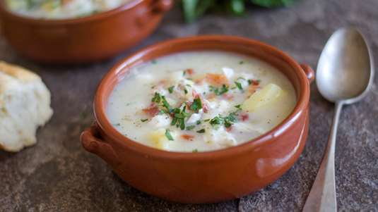 Ψαρόσουπα με Βακαλάο