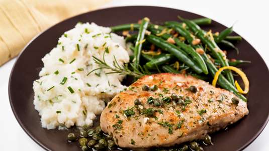 Κοτόπουλο με Κάππαρη και Φασολάκια