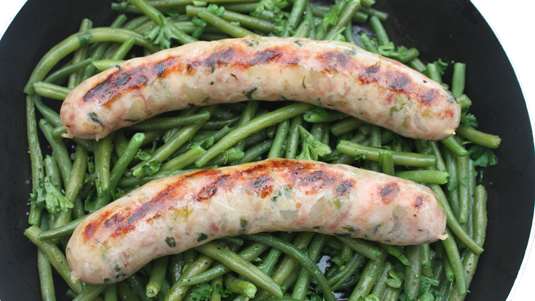 Φασολάκια με Χωριάτικο Λουκάνικο