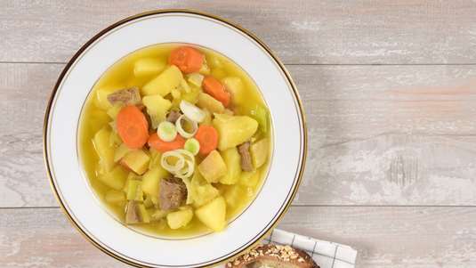 Αρνάκι με Πράσα και Σέλινο