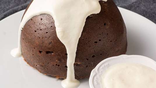 Πουτίγκα Σοκολάτας με Σάλτσα Κανέλας