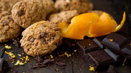 Αφράτα Μπισκότα με Ξύσμα Πορτοκαλιού και Σοκολάτα