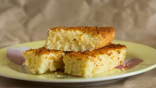 Σιροπιαστή Σιμιγδαλόπιτα