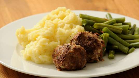 Φασολάκια με Κεφτεδάκια