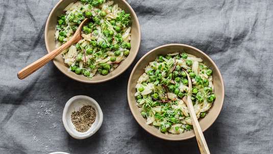 Κριθαράκι με Αρακά και Τυρί