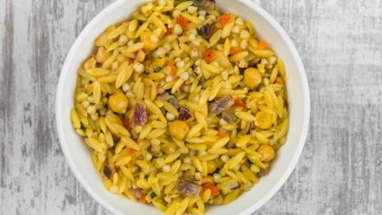 Ρεβίθια με Μανέστρα