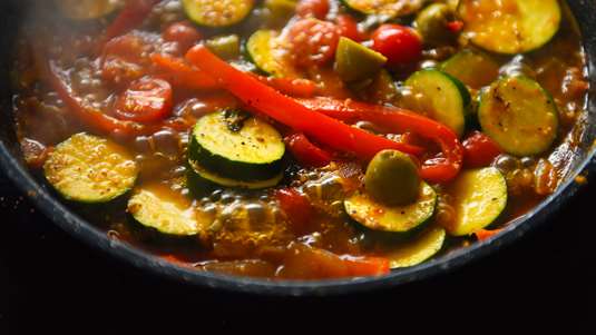 Κολοκυθάκια με Λουκάνικο