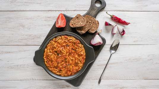 Μοσχαράκι στη Γάστρα με Κριθαράκι