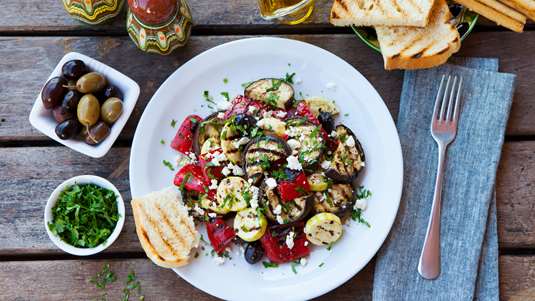 Κολοκυθάκια με Φέτα και Ντομάτα