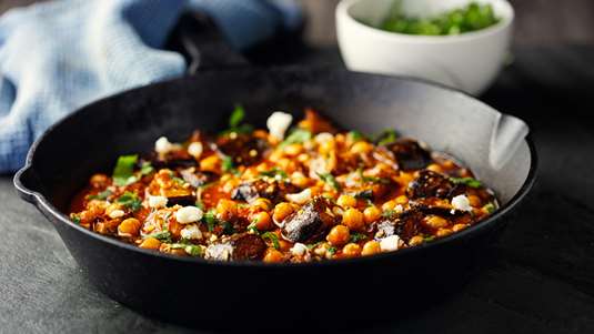 Μελιτζάνες με Ρεβίθια και Μανιτάρια