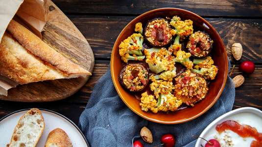 Κουνουπίδι Ψητό με Ντομάτα και Πατάτες