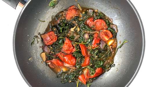 Xόρτα Γιαχνί με Τυροτρίμματα