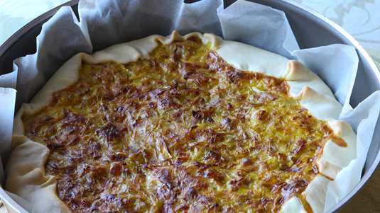 Πίτα με Κρέας, Πράσα και Τυρί