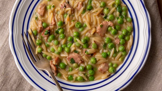 Κριθαρότο με Αρακά και Απάκι