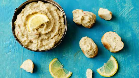 Μελιτζανοσαλάτα με Tαχίνι