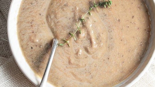 Βελουτέ με Μανιτάρια και Ψωμί