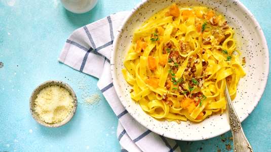 Μακαρόνια με Σάλτσα Κολοκύθας