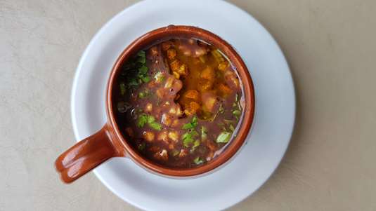 Πεντανόστιμη Φασολάδα με Χοιρινό