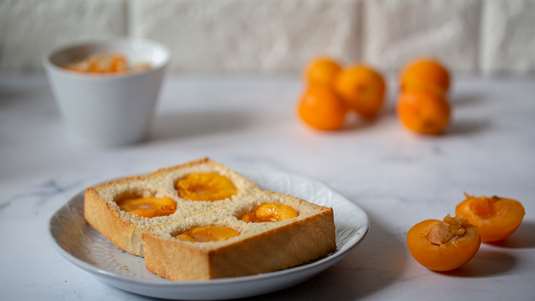 Γλυκό Ψωμάκι με Βερίκοκα