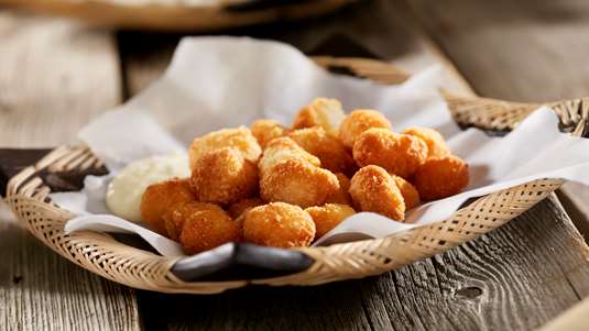 Λουκουμάδες Μπακαλιάρου με Σπιτική Μαγιονέζα